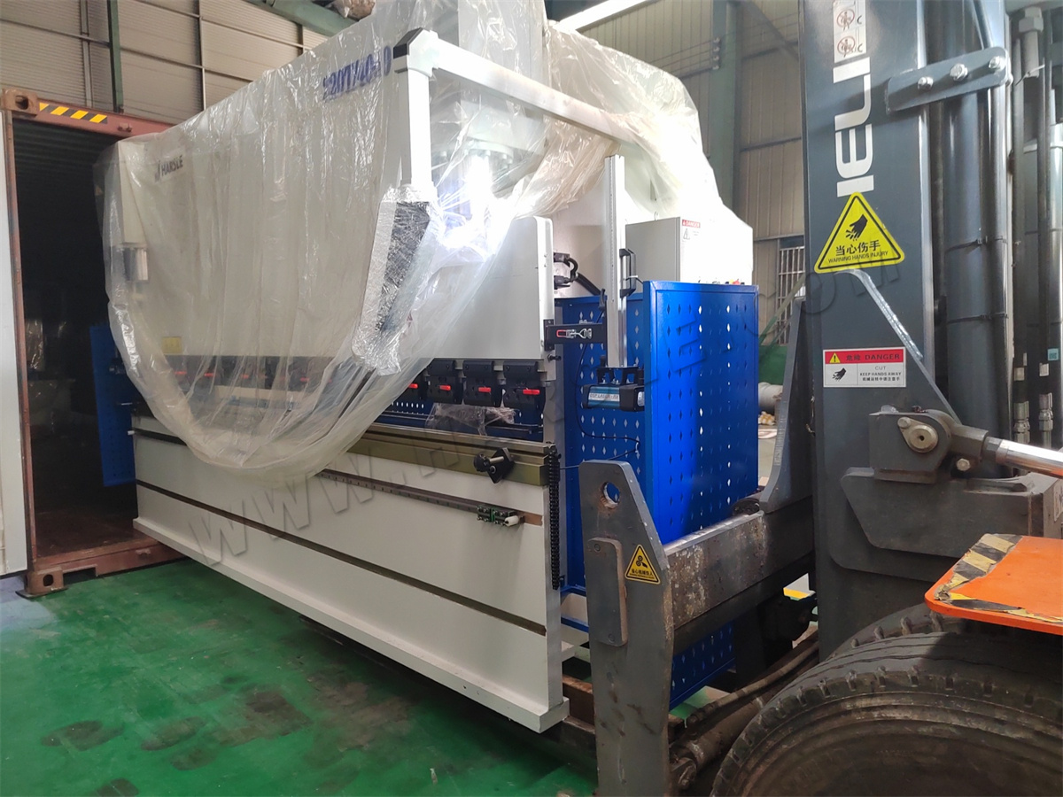 Saudi Arabia3 Sets of NC Press Brake And 2 Sets of Guillotine Shearing