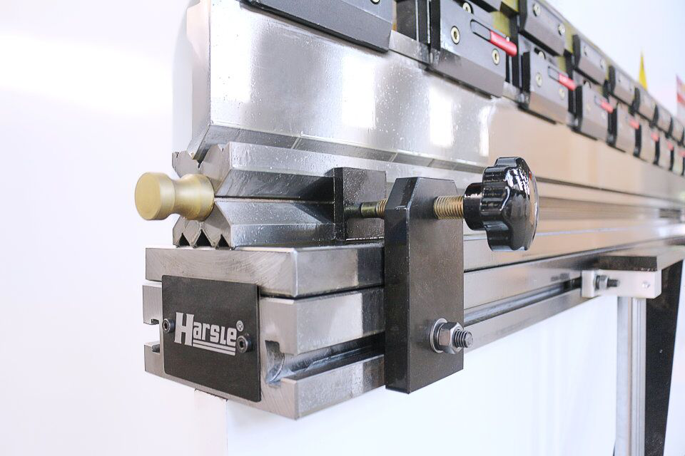 Crowning Deflection Control System for Press Brakes HARSLE